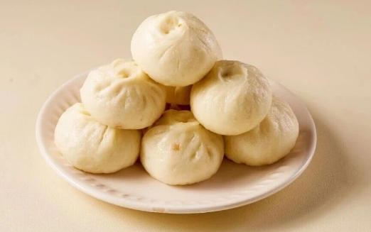 寶泉旅游景區(qū)旁的“包子界清流”，手工老面小籠包剛上市就被搶，憑什么？